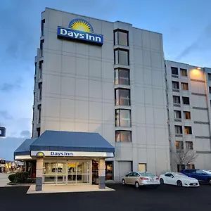 Hotel Days By Wyndham Near The Falls Niagara Falls