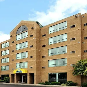 Hotel Days By Wyndham Lundys Lane ***